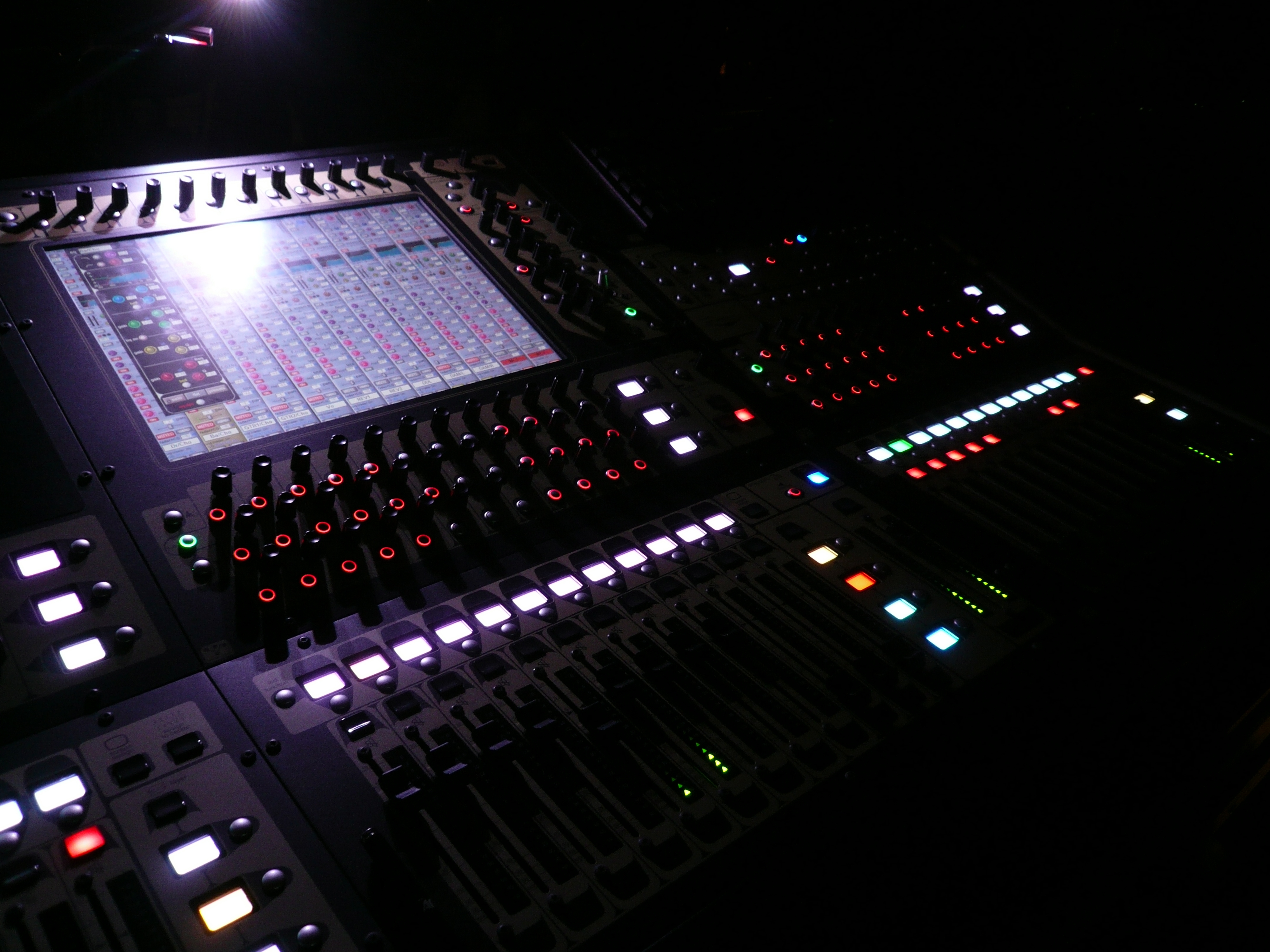 ARIA デジタルディレイ  、コンプレッサー 、コーラス 　ビンテージ SOURCE AUDIO SA263 COLLIDER（ソースオーディオ）ディレイ